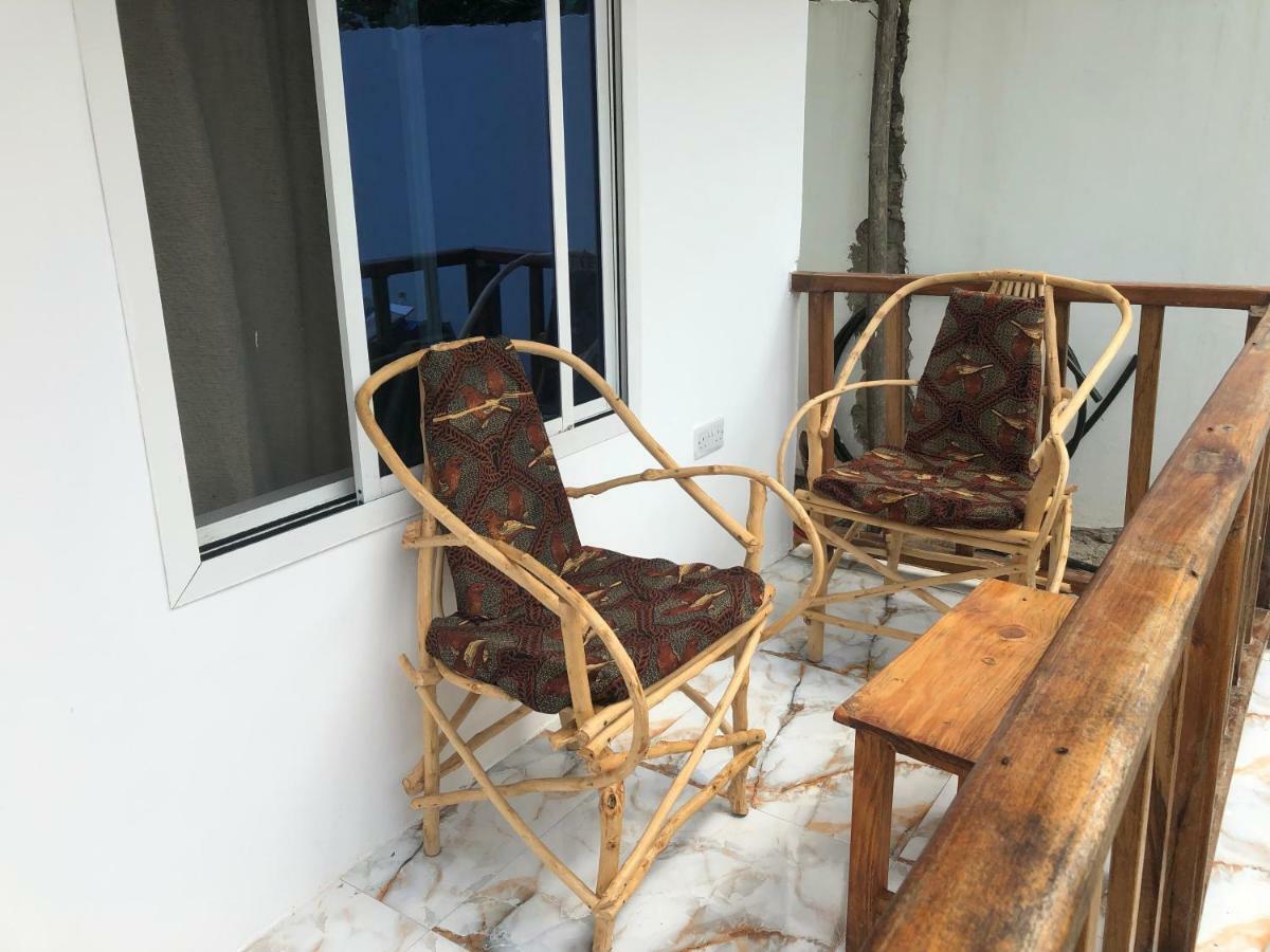 Meck'S Inn Lodge Нунгви Экстерьер фото