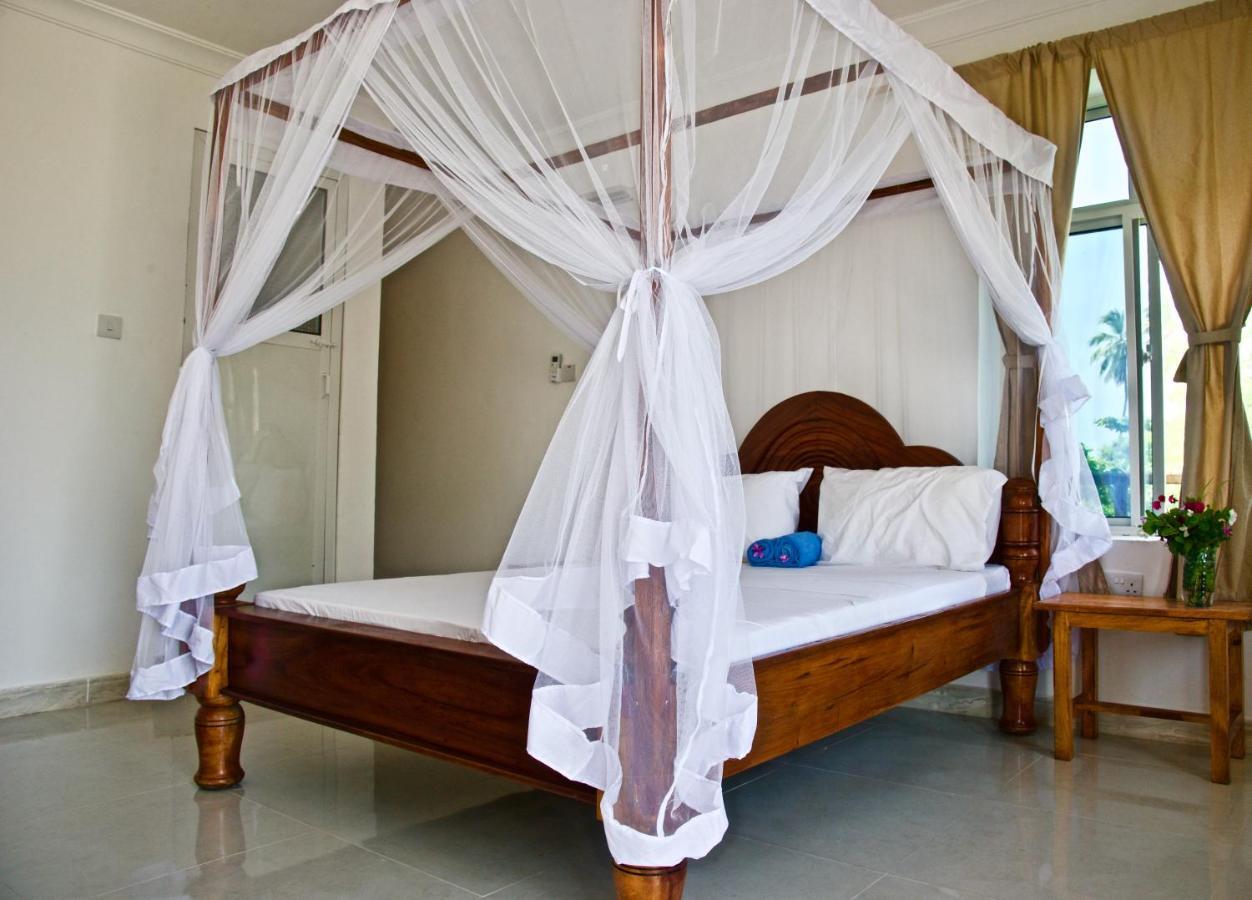 Meck'S Inn Lodge Нунгви Экстерьер фото