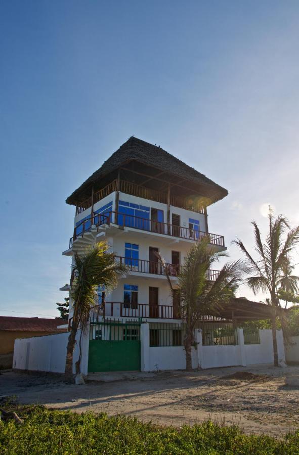 Meck'S Inn Lodge Нунгви Экстерьер фото